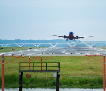 5 travel blogger tips on finding cheap airline tickets