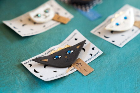 cat brooch
