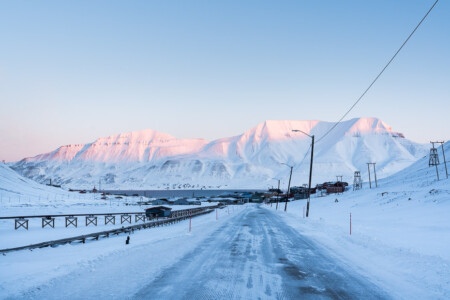 february in spitsbergen
