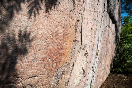 Vitträsk lake rock art drawings