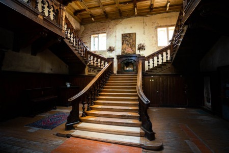 stameriena castle fireplace latvia