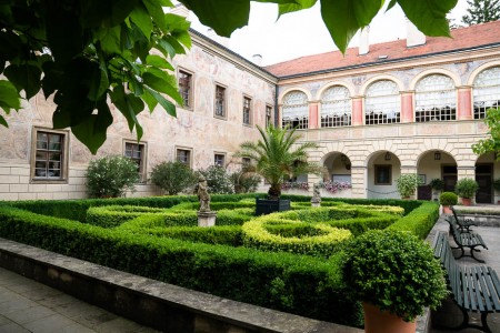 Visiting Častolovice Castle