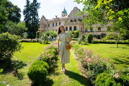 Častolovice Castle rose garden